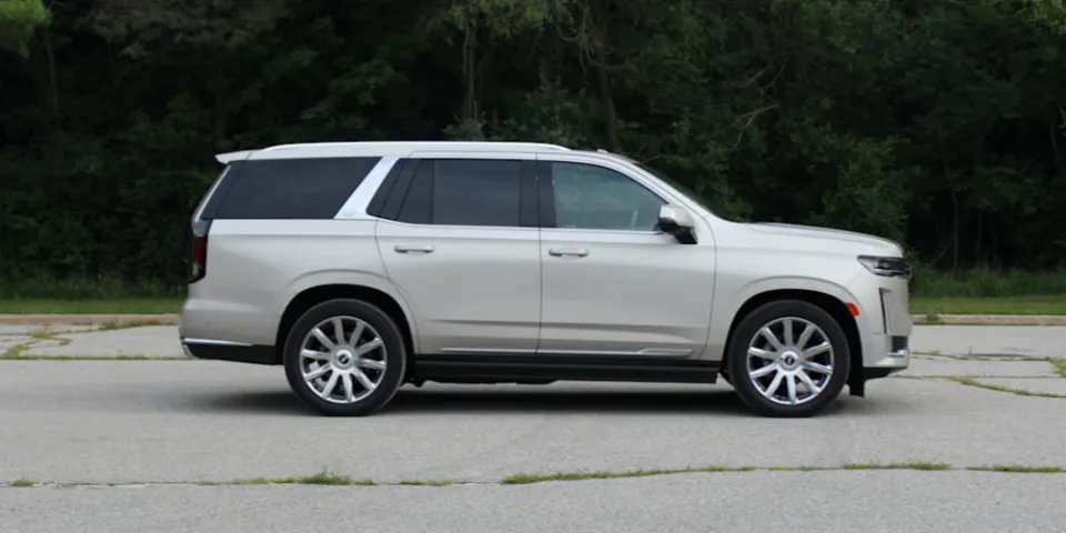 Cadillac Escalade 2021 Diesel Покорил нас - дорожный тест-обзор