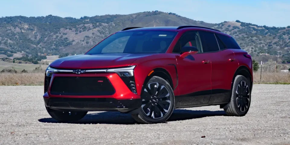 Обзор Chevrolet Blazer EV 2024: Прекрасная машина для знакомства с электромобилями
