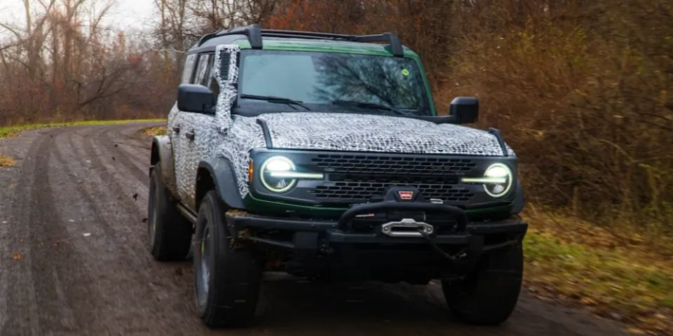 2022 Ford Bronco Everglades избавляется от камуфляжа в новом официальном тизере