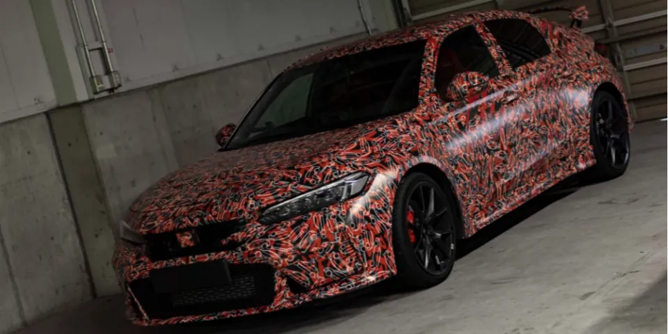 Honda Civic Type R 2023 года демонстрирует свои возможности на трассе Сузука