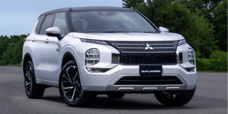 Показан Mitsubishi Outlander PHEV 2023 года, все подробности появятся 28 октября