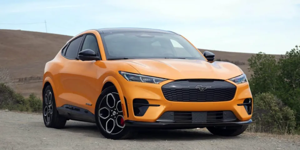 Ford работает над созданием "Ангелов зарядки" для улучшения работы зарядных станций