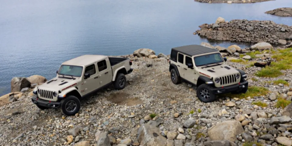 Gobi добавляется в цветовую палитру Jeep Wrangler и Gladiator 2022 года