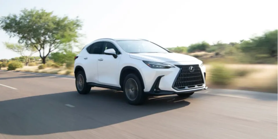 Обзор первого диска 2022 Lexus NX | Поверьте нам, это действительно все новое