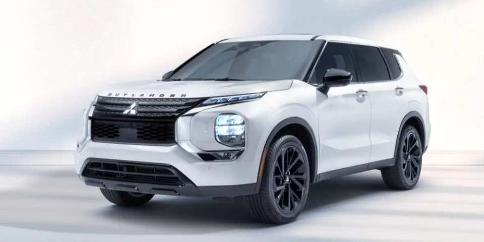 2022 Mitsubishi Outlander Black Edition добавляет некоторую угрозу
