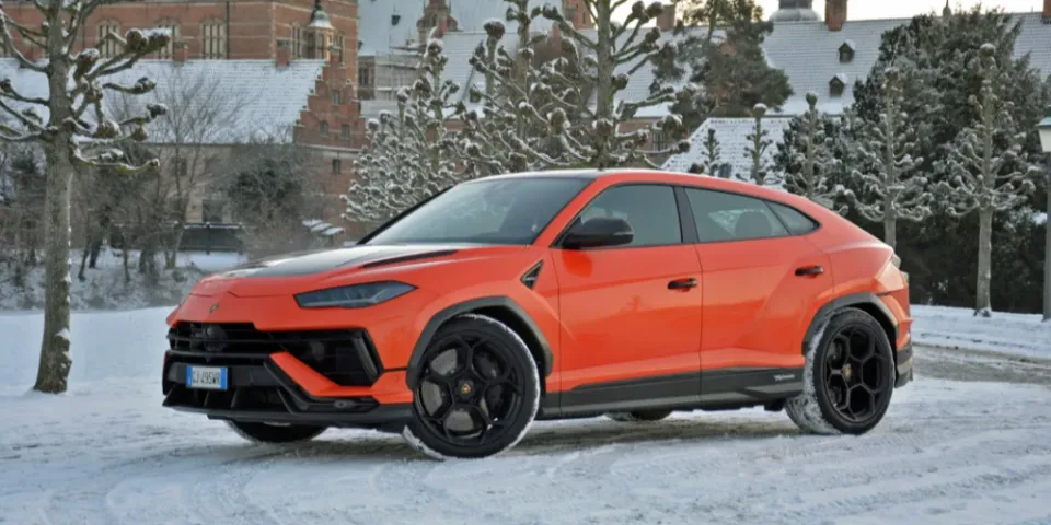 В Lamborghini Urus Performante применен целый ряд усовершенствований шасси внедорожника, чтобы сделать его самым управляемым Urus