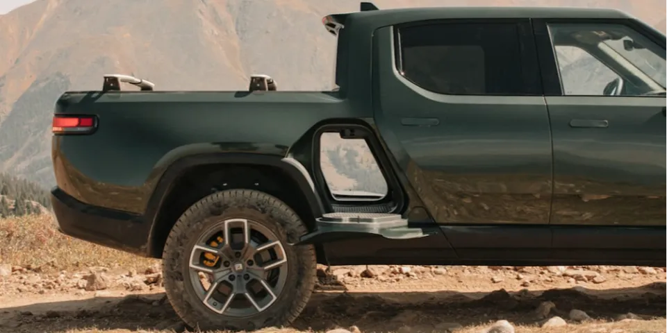 Пикап Rivian с четырехмоторным двигателем значительно подорожал