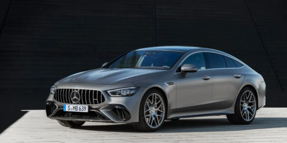 Mercedes-AMG GT V8 4-Door возвращается: новый внешний вид, обновление подвески