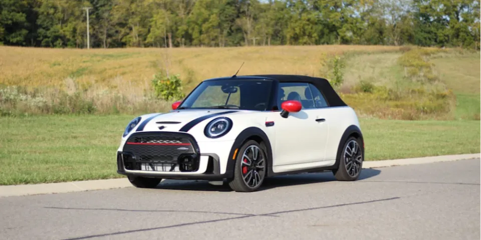 Модельный ряд Mini 2023 года становится умнее и красочнее