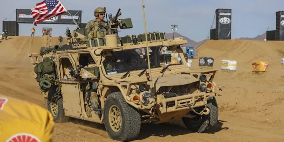 Армейские зеленые береты впервые в истории участвовали в гонке GMV в Mint 400