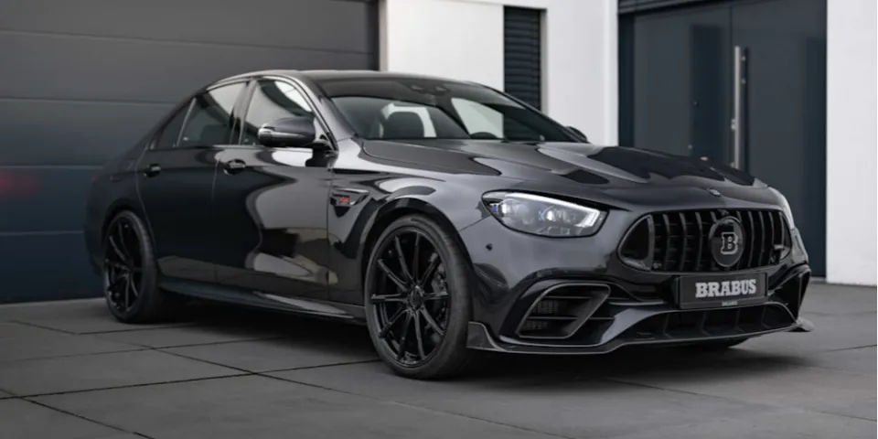 Brabus выжимает 900 лошадиных сил из 2022 Mercedes-AMG E 63 S