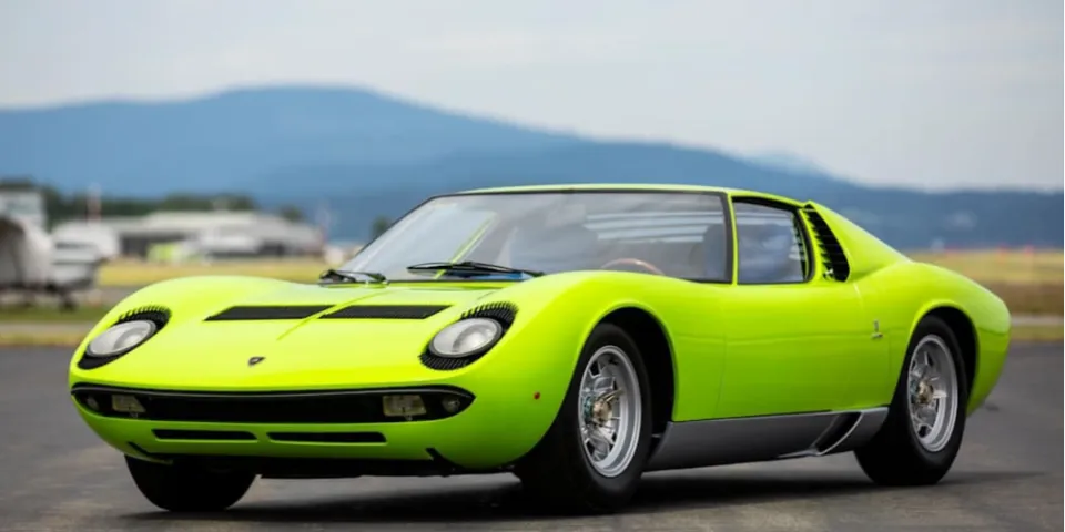 Исследование называет Lamborghini Miura величайшим классическим автомобилем
