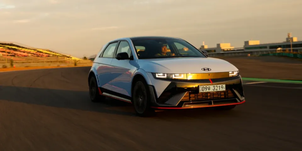 Hyundai Ioniq 5 N 2025 первый взгляд: Электрический дитя безумия во всех смыслах