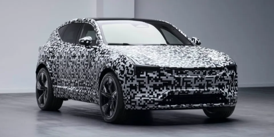 Электрический внедорожник Polestar 3 в закамуфлированном прототипе