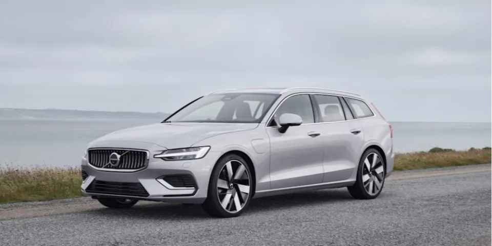 Volvo S60 и V60 2023 года получат небольшие обновления