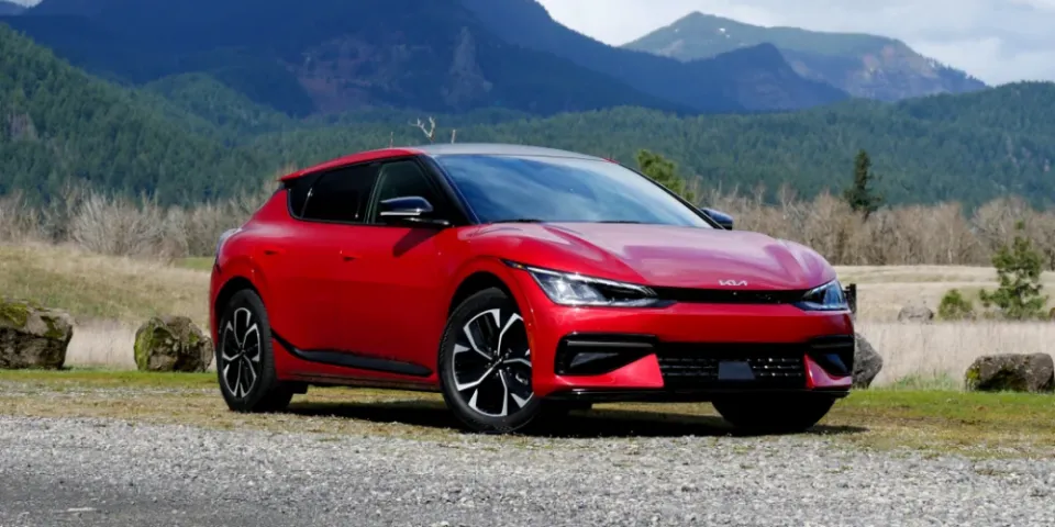 Kia EV6 2024 года: Все еще классный, и все еще один из лучших EV.