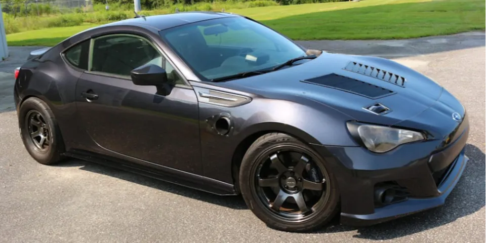 Subaru BRZ с двигателем Chevy Corvette на Cars & Bids - просто безумие