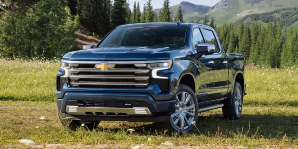 Chevrolet повышает цены на 2022 Silverado на 1200 долларов США