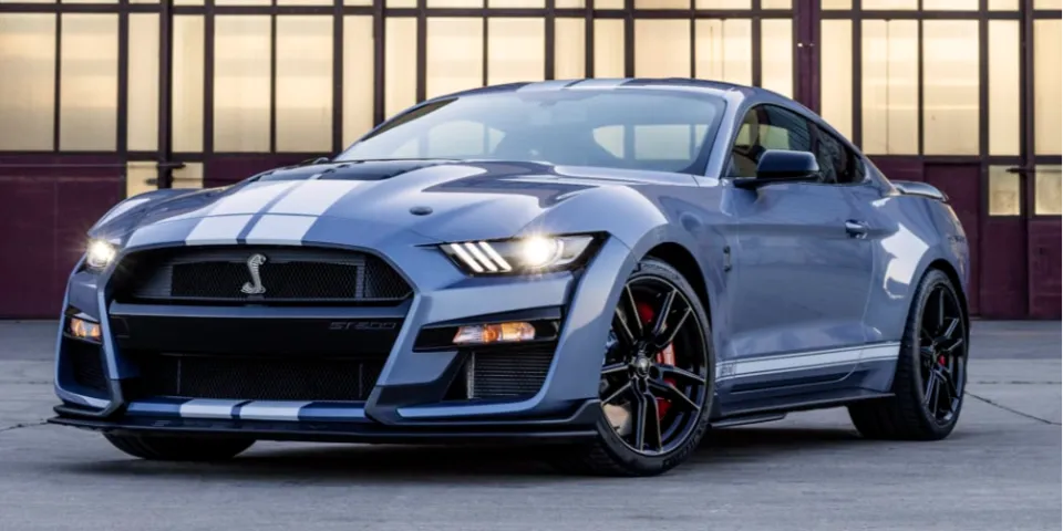 4 Mustang GT500 украдены во время ограбления завода во Флэт-Роке, похожего на фильм