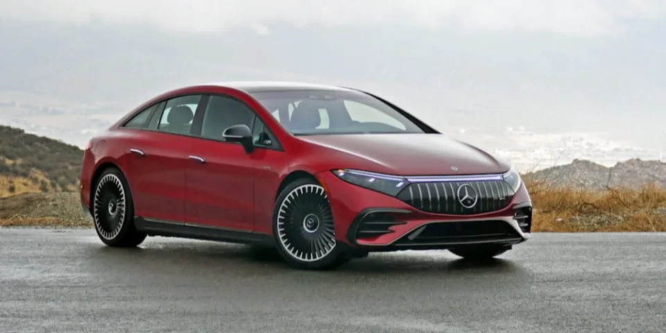 Mercedes-Benz отзывает 2022 EQS из-за возможного риска возгорания