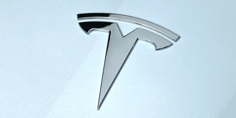 Мегафабрика по производству аккумуляторов Tesla заложена в Калифорнии