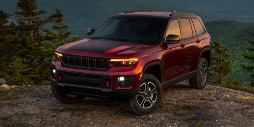 Смотрите, как Jeep Grand Cherokee 2022 года будет представлен в прямом эфире