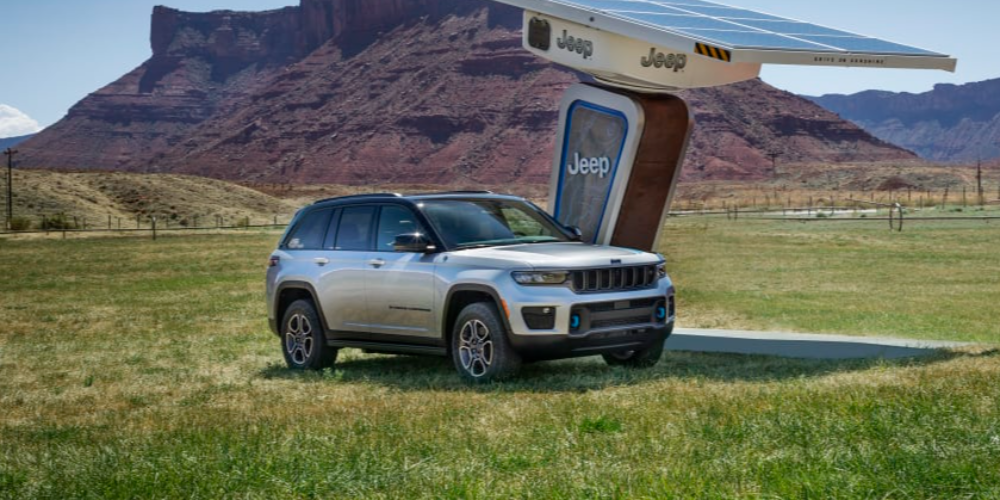 Jeep Grand Cherokee 2022 года раскрыт - модель 4xe получает 25 миль запаса хода на электромобиле