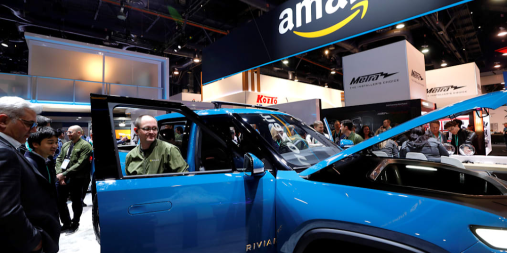 Электрический грузовик Rivian привлекает все внимание, но его будущее связано с Amazon