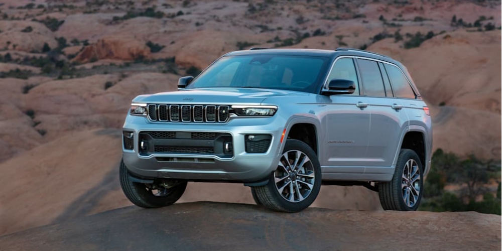 Обзор 2022 Jeep Grand Cherokee First Drive Review | На 1 ряд меньше, на 1 сенсорный экран больше