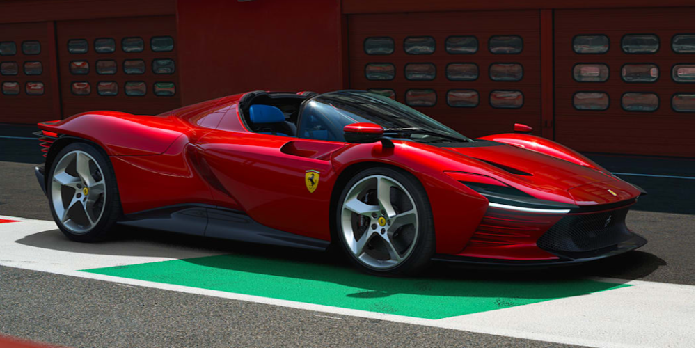 Ferrari Daytona SP3 оснащен 828-сильным V12, установленным посередине.