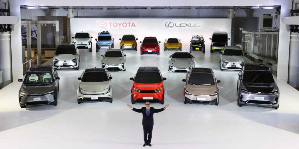 Toyota демонстрирует парк новых электромобилей, включая грузовик типа Tacoma