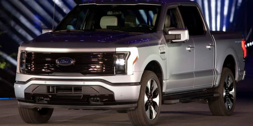 Ford разделяет электрические и двигатели внутреннего сгорания