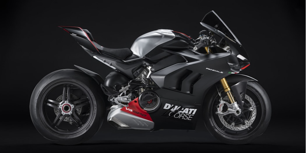2023 Ducati Panigale V4 SP2 обладает мощностью 228 л.с. и большим количеством гоночного оборудования