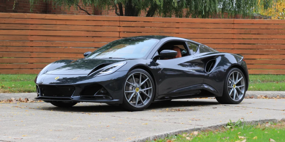 Тест Lotus Emira V6 First Edition: Самый увлекательный автомобиль за 100 000 долларов